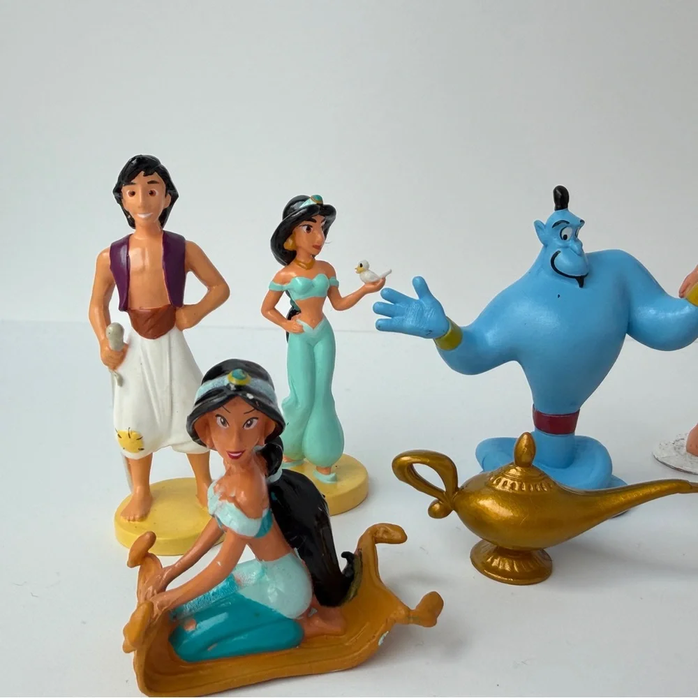 Disney’s Aladdin Small Figures Lot Princess Jasmine Genie‎ Abu Sultan Lamp
